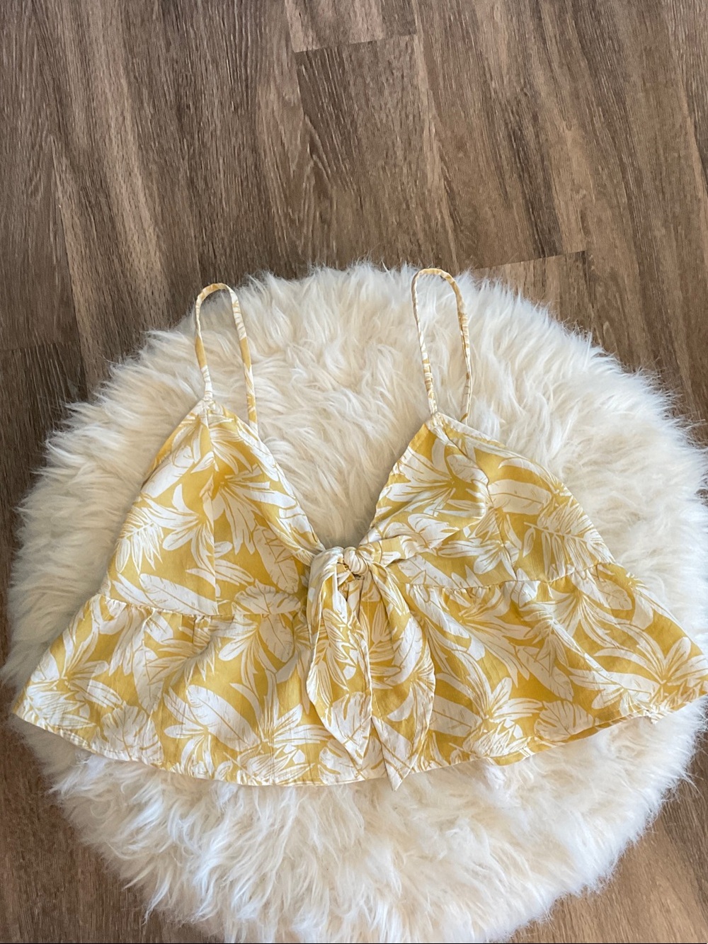 Women’s Yellow Floral Tie-Front Crop Top